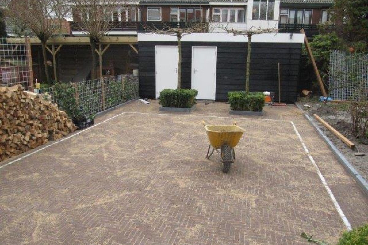 Complete herinrichting voor- en achtertuin