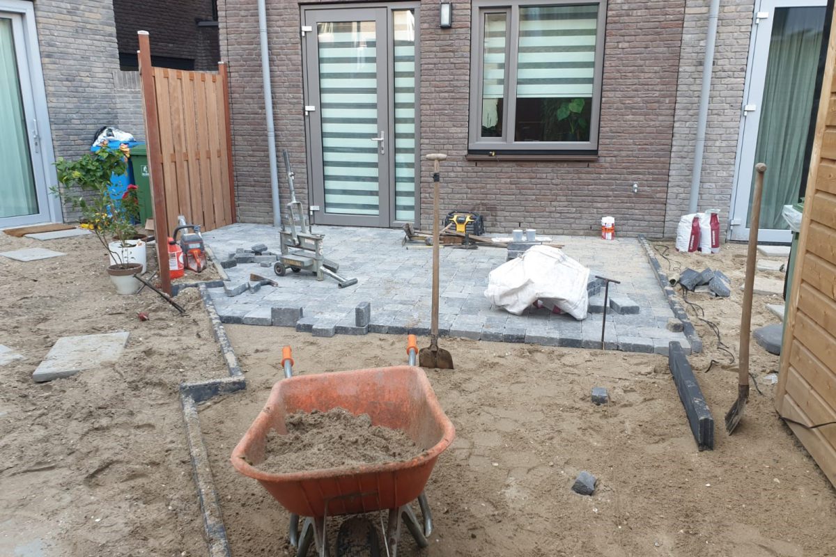 2 tuintjes naast elkaar in Delft klein maar Fijn