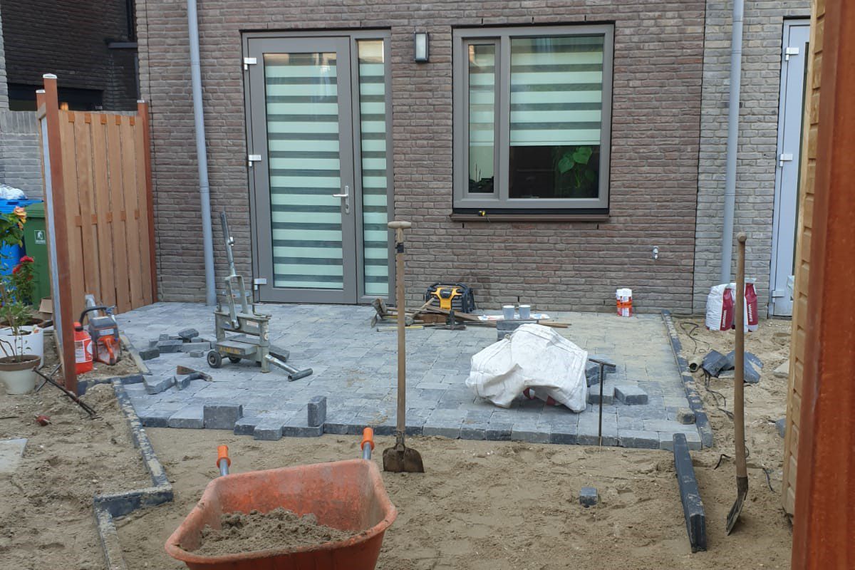 2 tuintjes naast elkaar in Delft klein maar Fijn