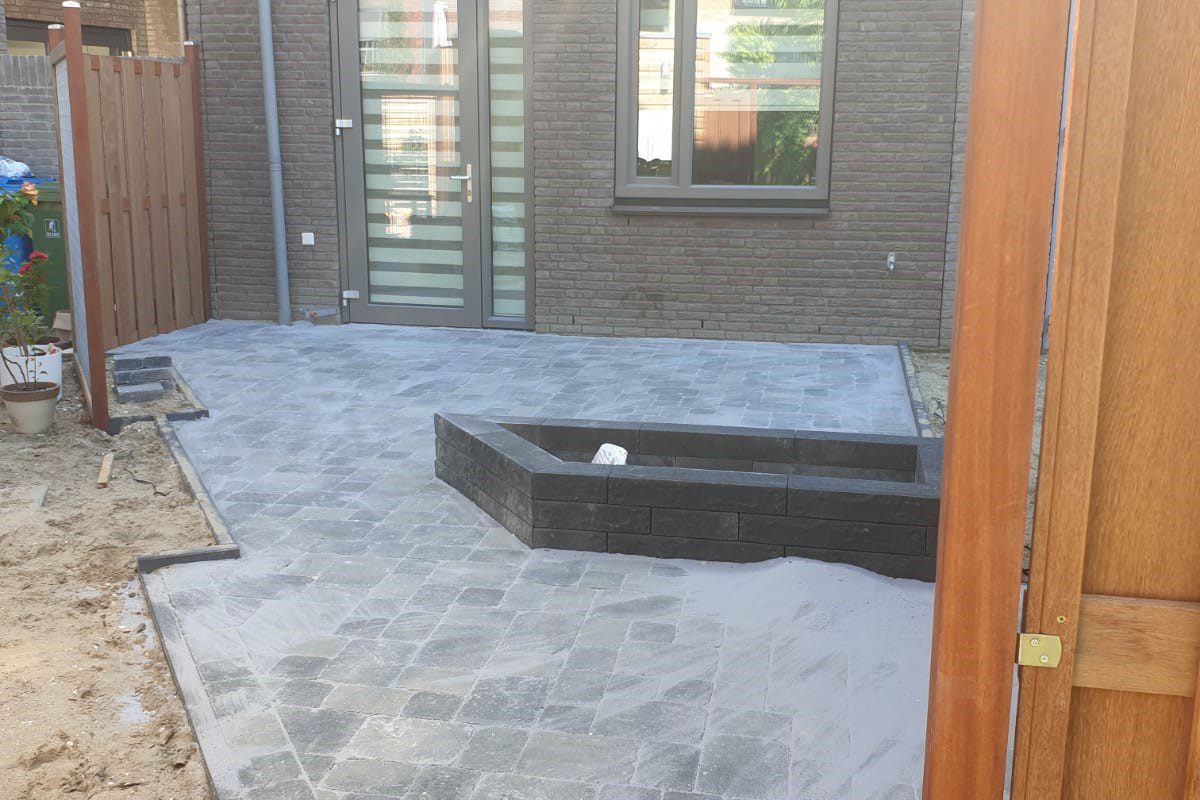 2 tuintjes naast elkaar in Delft klein maar Fijn