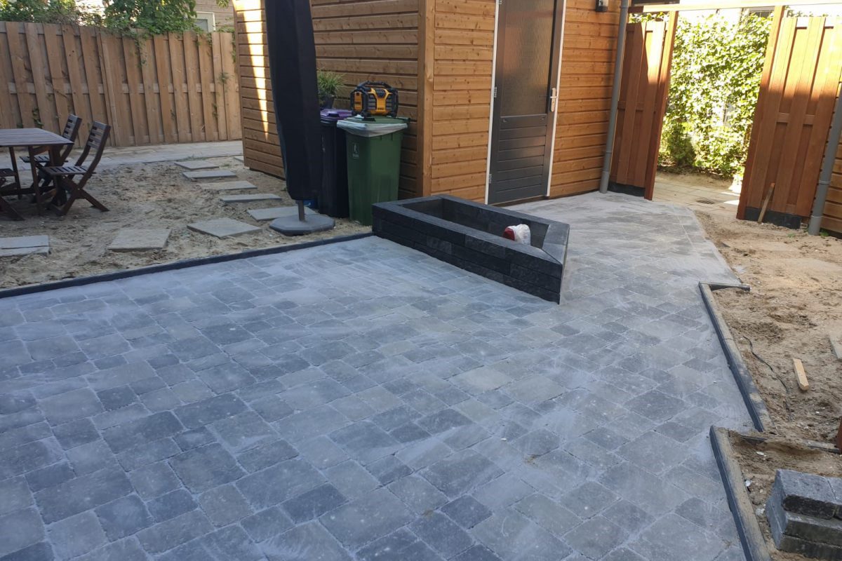 2 tuintjes naast elkaar in Delft klein maar Fijn