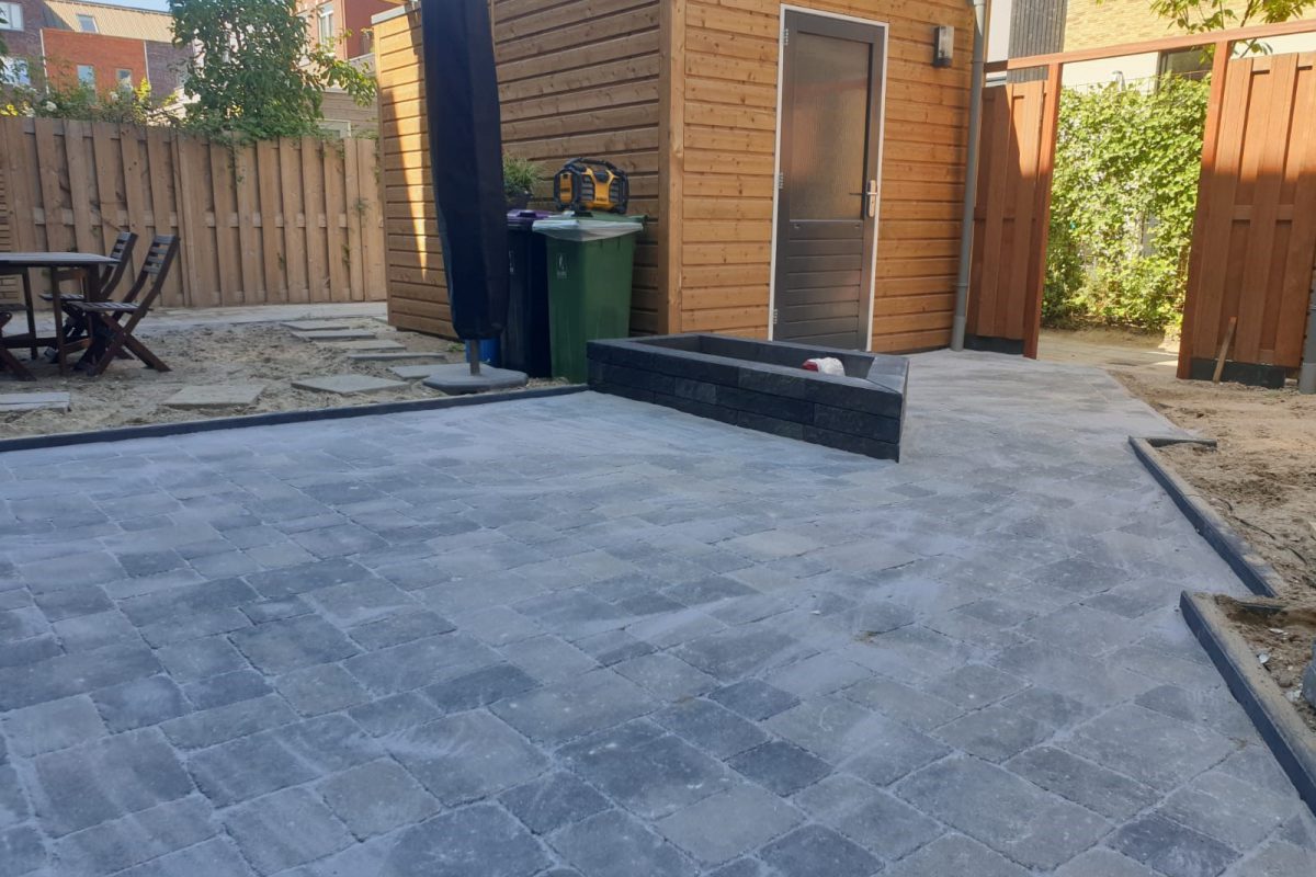 2 tuintjes naast elkaar in Delft klein maar Fijn