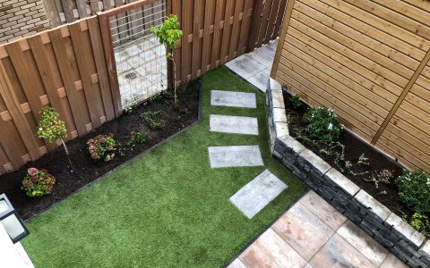 2 tuintjes naast elkaar in Delft klein maar Fijn