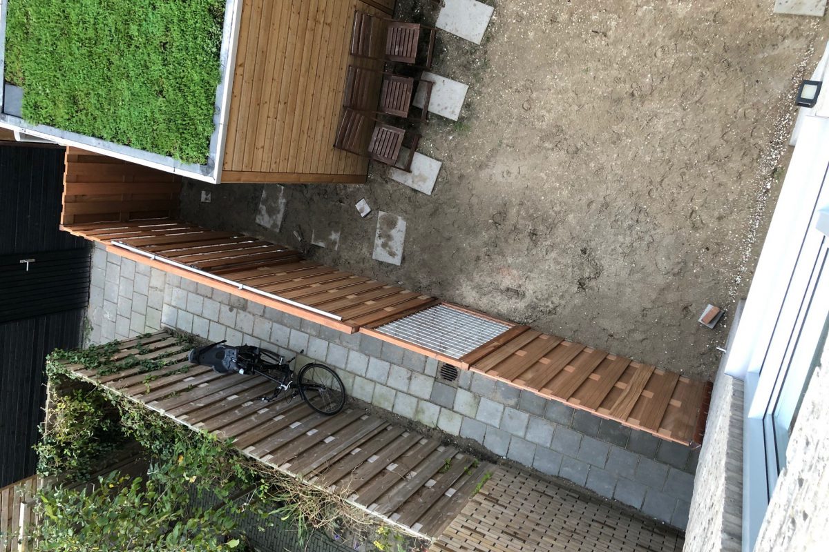 2 tuintjes naast elkaar in Delft klein maar Fijn